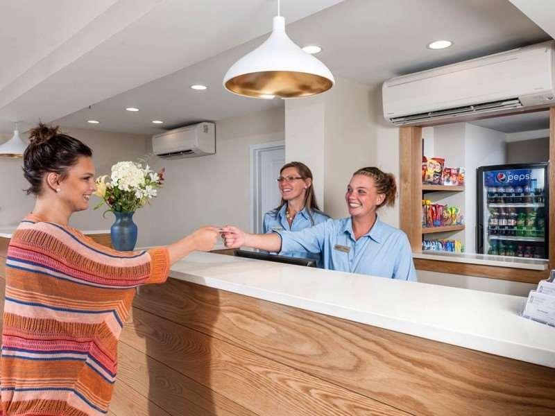 Rockland Harbor Hotel Интерьер фото