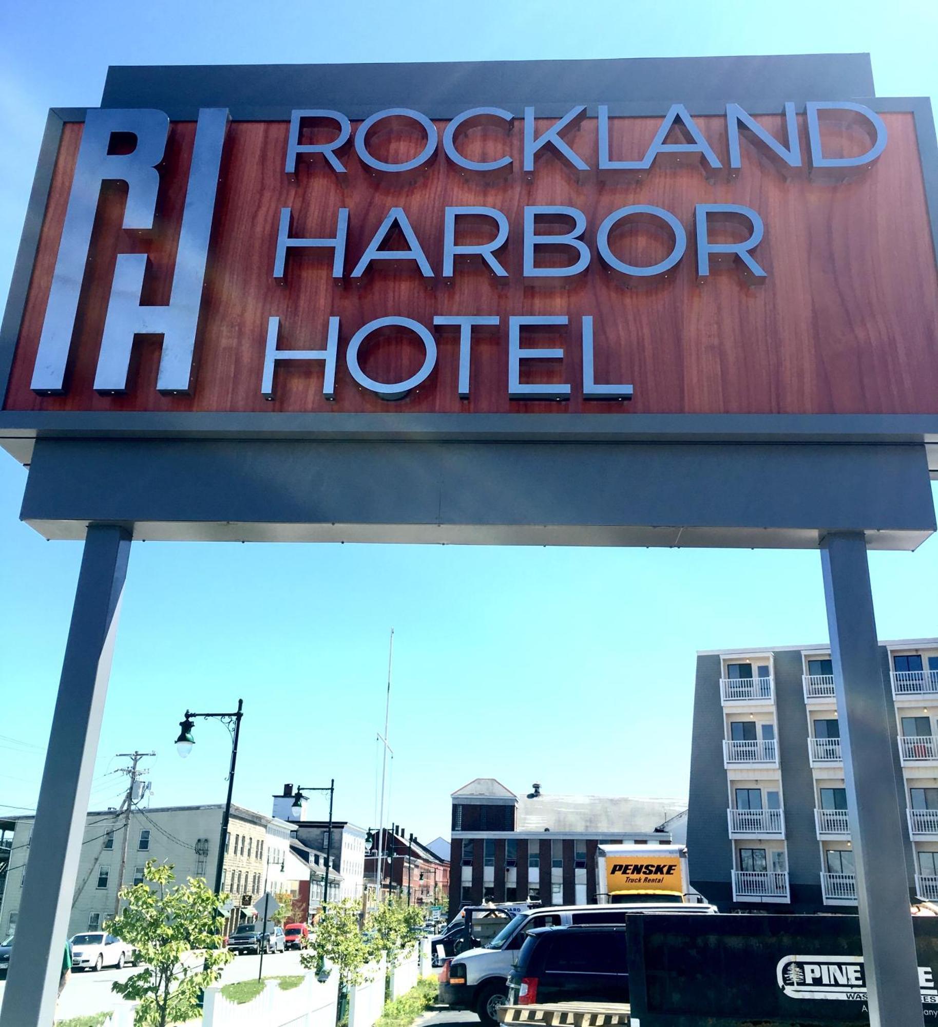 Rockland Harbor Hotel Экстерьер фото