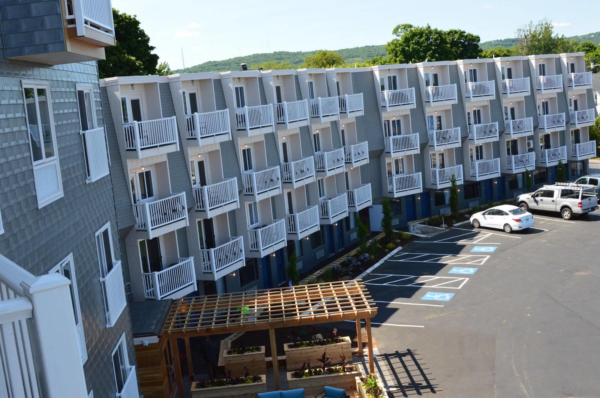 Rockland Harbor Hotel Экстерьер фото